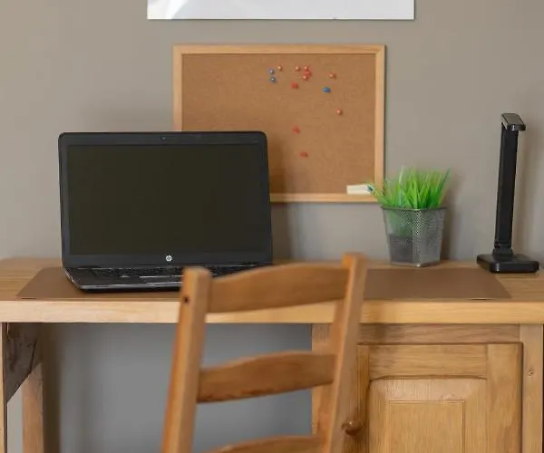 Turquoise Blue Bialoleka By Renters アパート