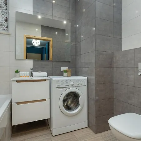 Turquoise Blue Bialoleka By Renters * ורשה